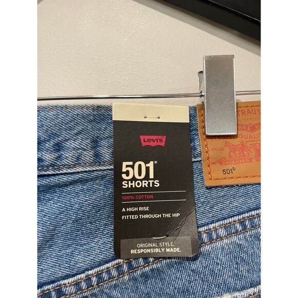 NWT Levi's 501 Original Fit High Rise Distressed Cutoff Jean Shorts Blue Size 33 - Picture 6 of 6